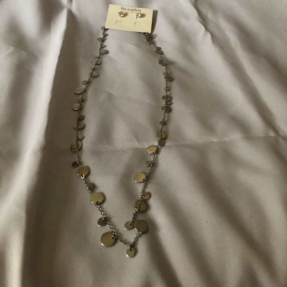 Necklace and earrings set